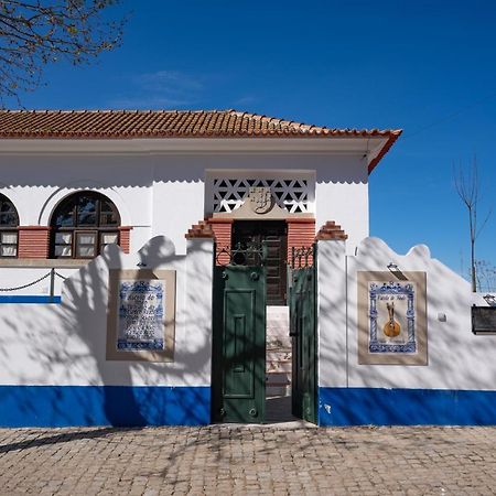 לינה וארוחת בוקר Vila Fernando  Escola Do Fado מראה חיצוני תמונה